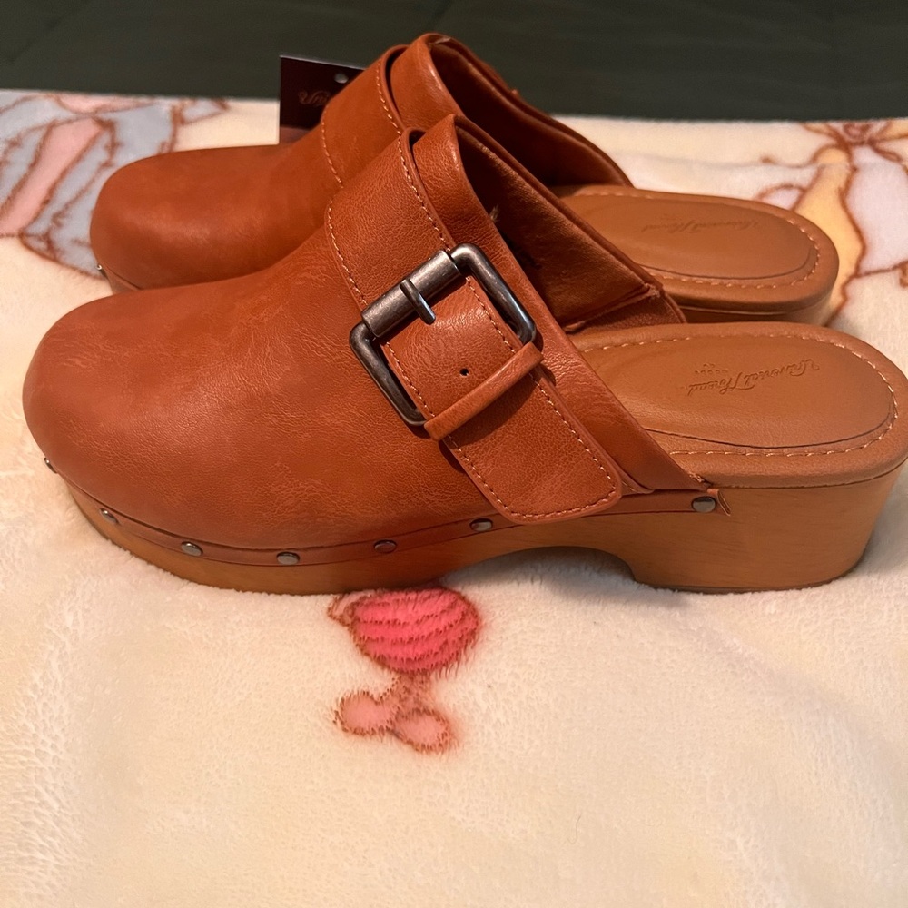 Universal Thread Brown Mules with Buckle